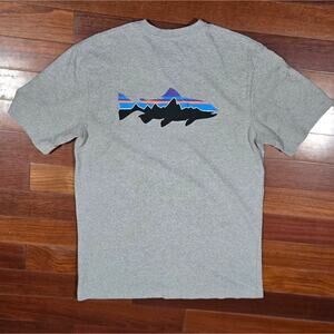 Patagonia Gray Tee with Fish Graphic Logo Hiking Gorpcore Outdoor Mens Medium
